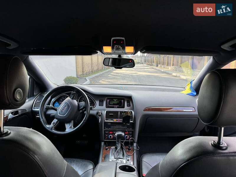 Позашляховик / Кросовер Audi Q7 2011 в Полтаві