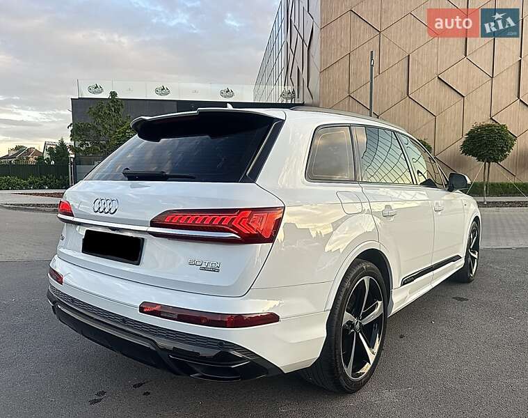 Позашляховик / Кросовер Audi Q7 2020 в Ужгороді