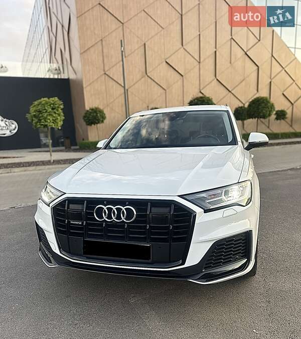 Позашляховик / Кросовер Audi Q7 2020 в Ужгороді