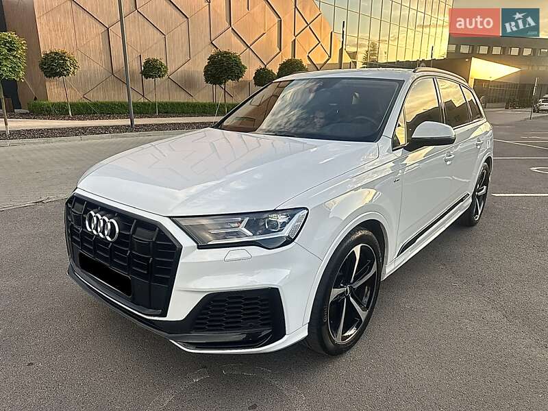 Позашляховик / Кросовер Audi Q7 2020 в Ужгороді