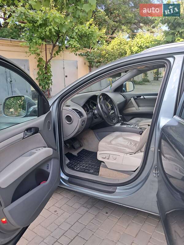 Внедорожник / Кроссовер Audi Q7 2006 в Измаиле