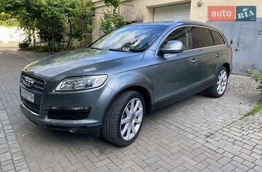 Внедорожник / Кроссовер Audi Q7 2006 в 