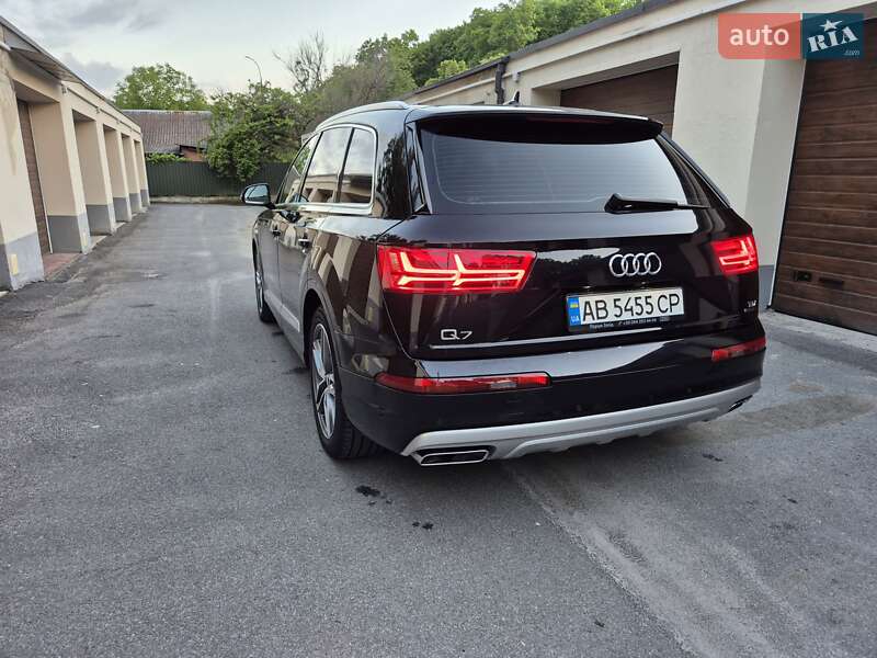 Позашляховик / Кросовер Audi Q7 2017 в Вінниці