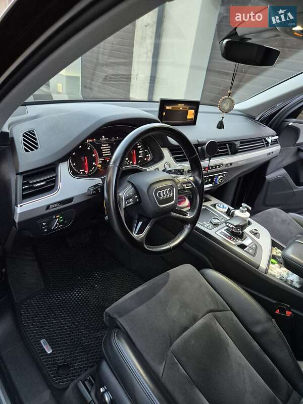 Позашляховик / Кросовер Audi Q7 2017 в Вінниці