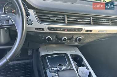 Внедорожник / Кроссовер Audi Q7 2017 в 