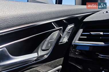 Внедорожник / Кроссовер Audi Q7 2017 в 