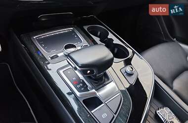 Внедорожник / Кроссовер Audi Q7 2017 в 
