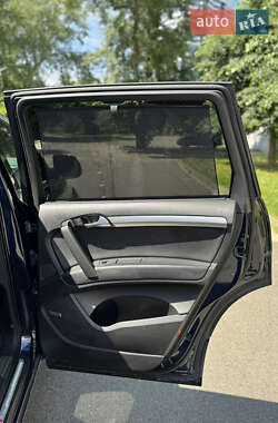 Внедорожник / Кроссовер Audi Q7 2012 в 