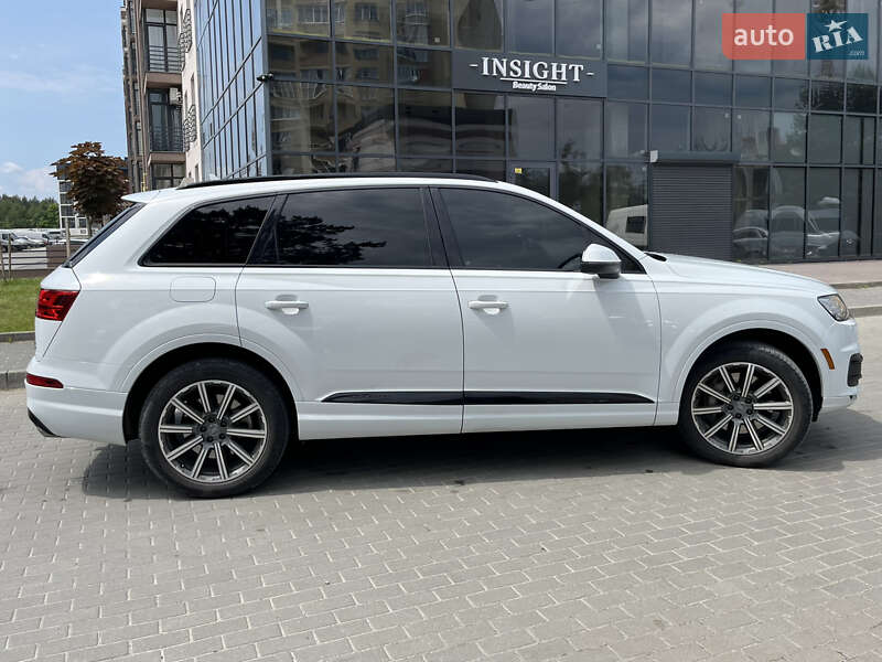 Внедорожник / Кроссовер Audi Q7 2017 в Львове