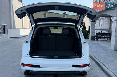 Позашляховик / Кросовер Audi Q7 2014 в 