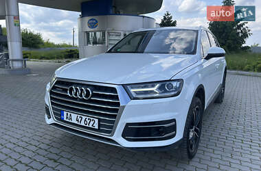 Внедорожник / Кроссовер Audi Q7 2015 в 