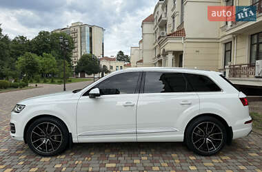 Внедорожник / Кроссовер Audi Q7 2015 в 