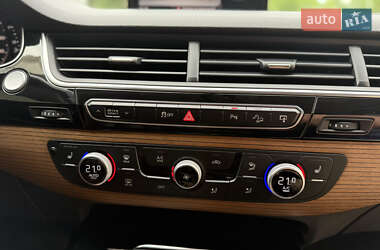 Внедорожник / Кроссовер Audi Q7 2015 в 
