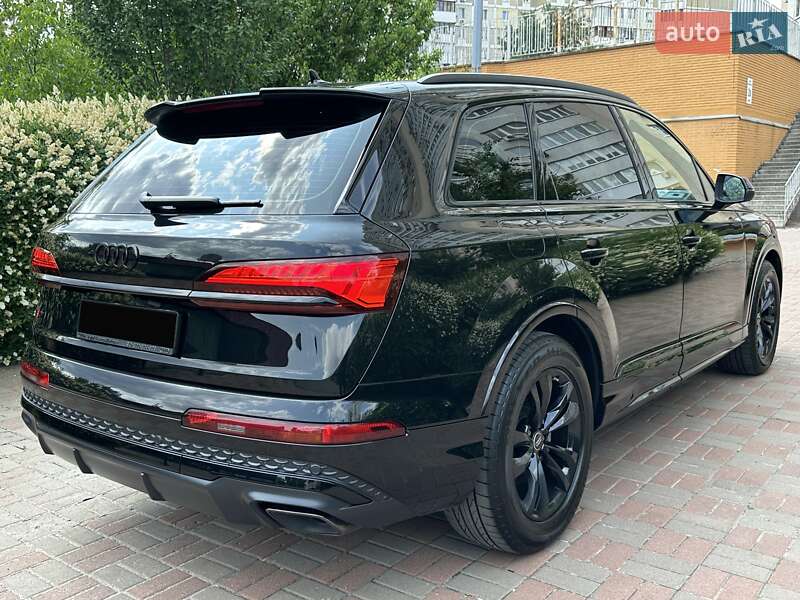 Внедорожник / Кроссовер Audi Q7 2024 в Киеве