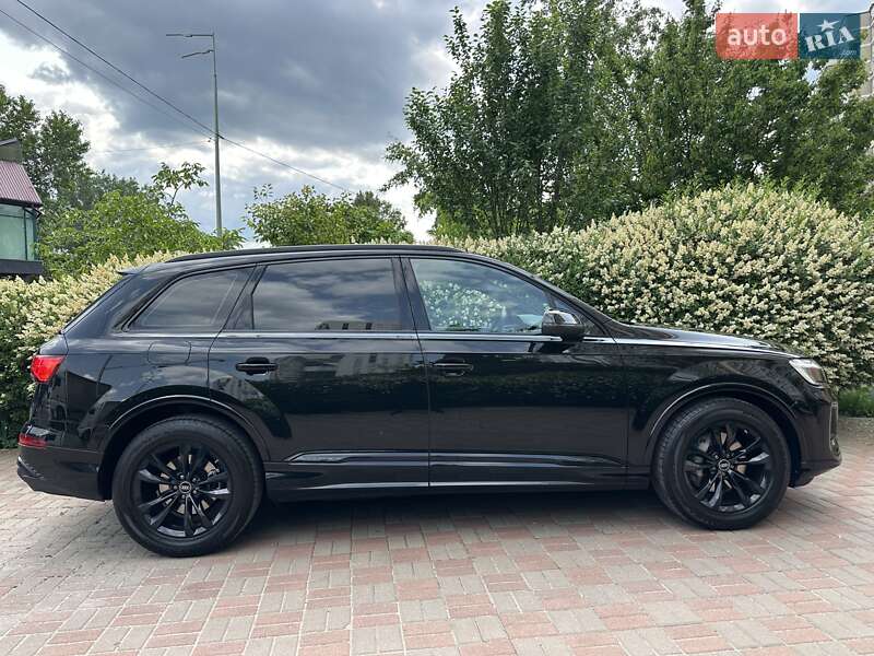 Внедорожник / Кроссовер Audi Q7 2024 в Киеве