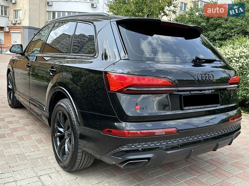 Внедорожник / Кроссовер Audi Q7 2024 в Киеве