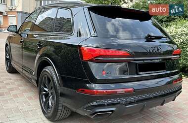 Внедорожник / Кроссовер Audi Q7 2024 в 
