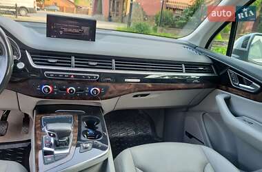 Внедорожник / Кроссовер Audi Q7 2017 в 