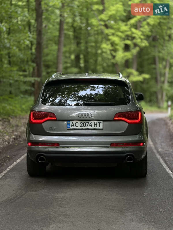Позашляховик / Кросовер Audi Q7 2013 в Луцьку