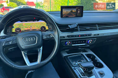 Позашляховик / Кросовер Audi Q7 2018 в 