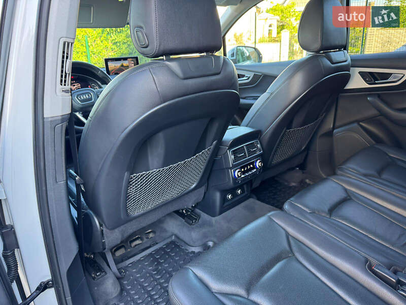 Внедорожник / Кроссовер Audi Q7 2018 в Черновцах