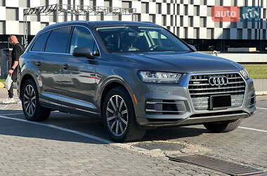 Внедорожник / Кроссовер Audi Q7 2015 в 