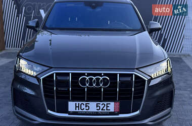 Позашляховик / Кросовер Audi Q7 2021 в 