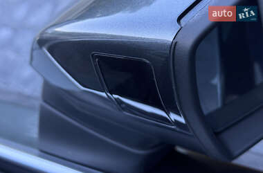 Позашляховик / Кросовер Audi Q7 2021 в 