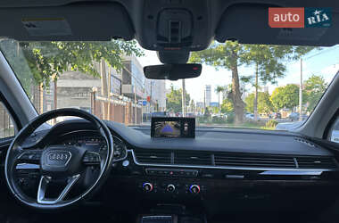 Внедорожник / Кроссовер Audi Q7 2017 в 