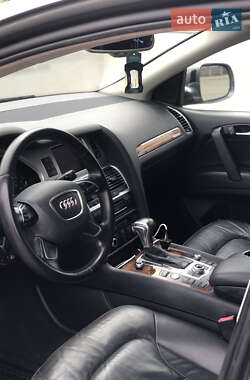 Внедорожник / Кроссовер Audi Q7 2015 в 