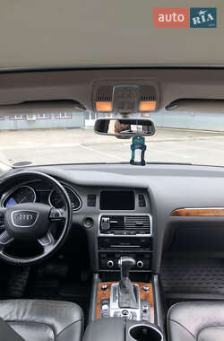 Внедорожник / Кроссовер Audi Q7 2015 в 