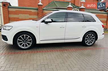 Внедорожник / Кроссовер Audi Q7 2015 в 