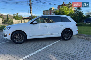 Позашляховик / Кросовер Audi Q7 2018 в 