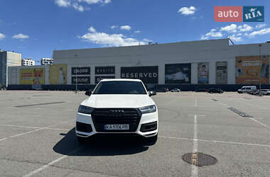 Внедорожник / Кроссовер Audi Q7 2017 в 
