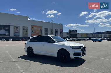 Внедорожник / Кроссовер Audi Q7 2017 в 