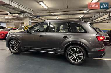 Внедорожник / Кроссовер Audi Q7 2024 в 