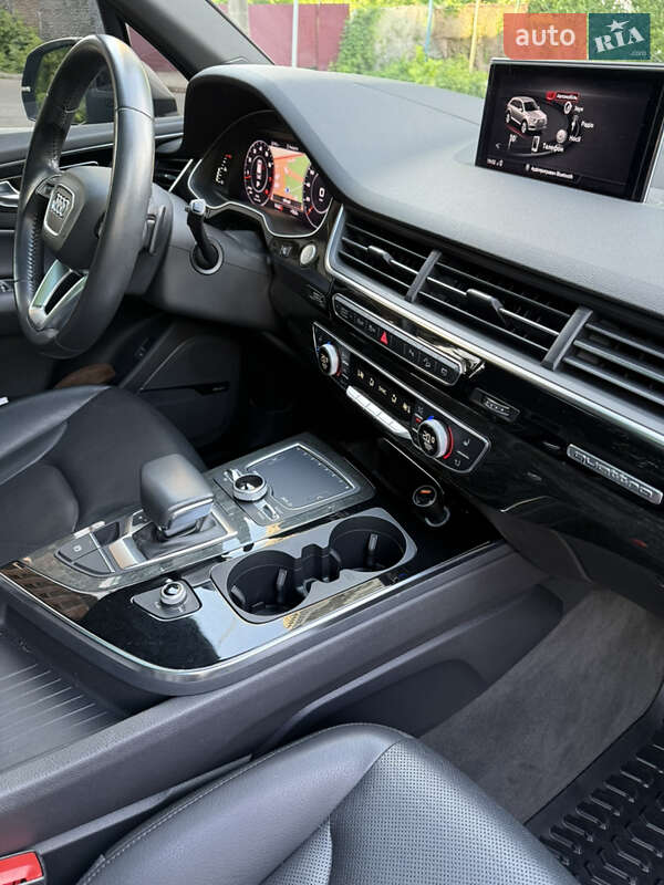 Позашляховик / Кросовер Audi Q7 2017 в Києві