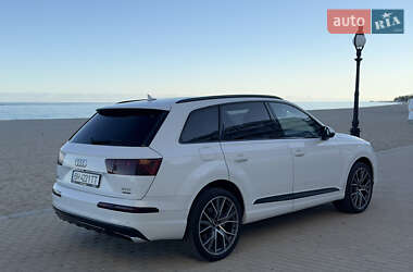 Внедорожник / Кроссовер Audi Q7 2018 в 