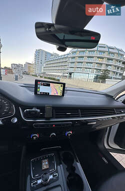 Внедорожник / Кроссовер Audi Q7 2018 в 