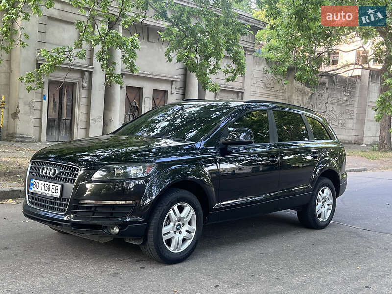 Внедорожник / Кроссовер Audi Q7 2007 в 