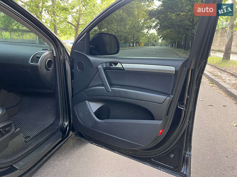 Позашляховик / Кросовер Audi Q7 2007 в Миколаєві