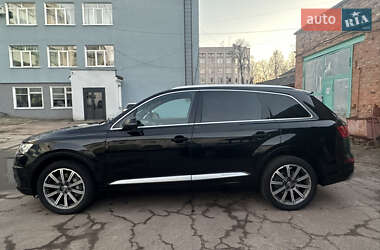 Внедорожник / Кроссовер Audi Q7 2017 в 