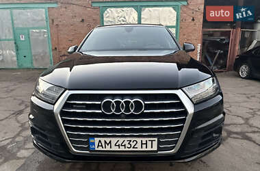 Внедорожник / Кроссовер Audi Q7 2017 в 