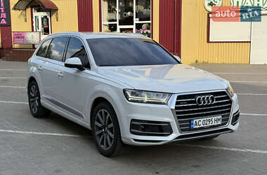 Позашляховик / Кросовер Audi Q7 2016 в 