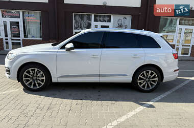 Позашляховик / Кросовер Audi Q7 2016 в 