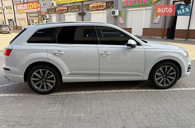 Позашляховик / Кросовер Audi Q7 2016 в 