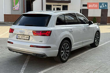 Позашляховик / Кросовер Audi Q7 2016 в 