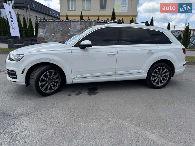 Позашляховик / Кросовер Audi Q7 2017 в Рівному
