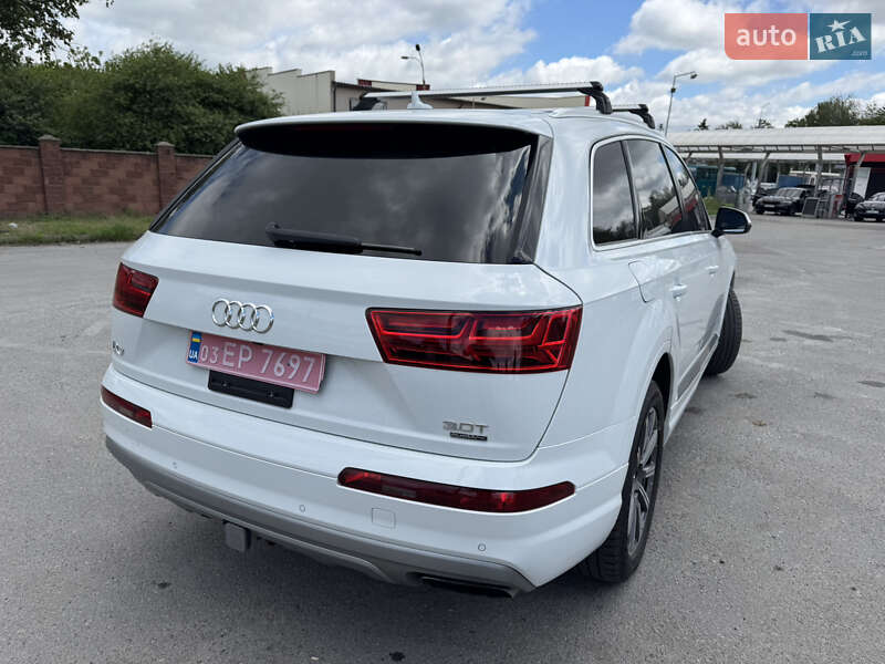 Позашляховик / Кросовер Audi Q7 2017 в Рівному