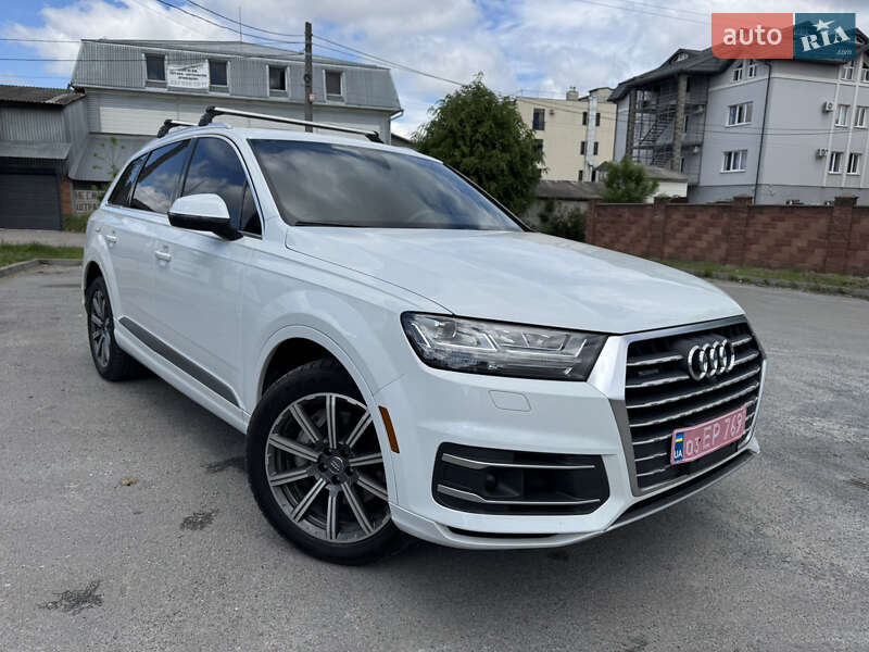 Позашляховик / Кросовер Audi Q7 2017 в Рівному
